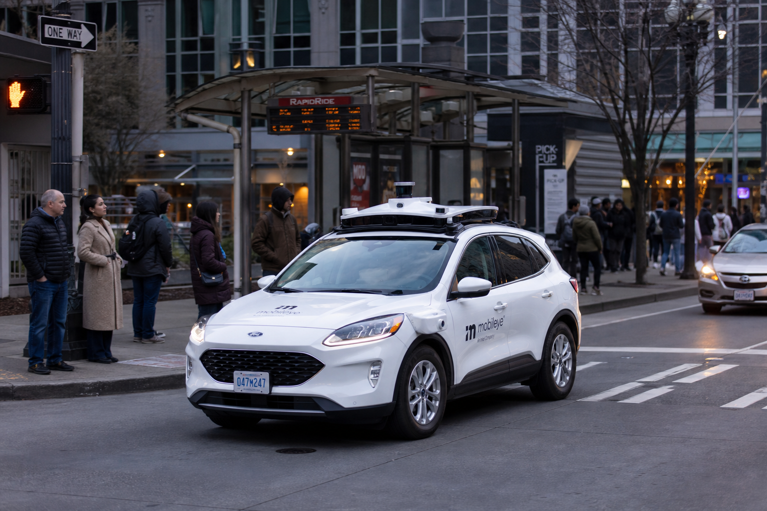 Mobileye 2027年要在美国自营Robotaxi：供应商下场，客户关系会更敏感
